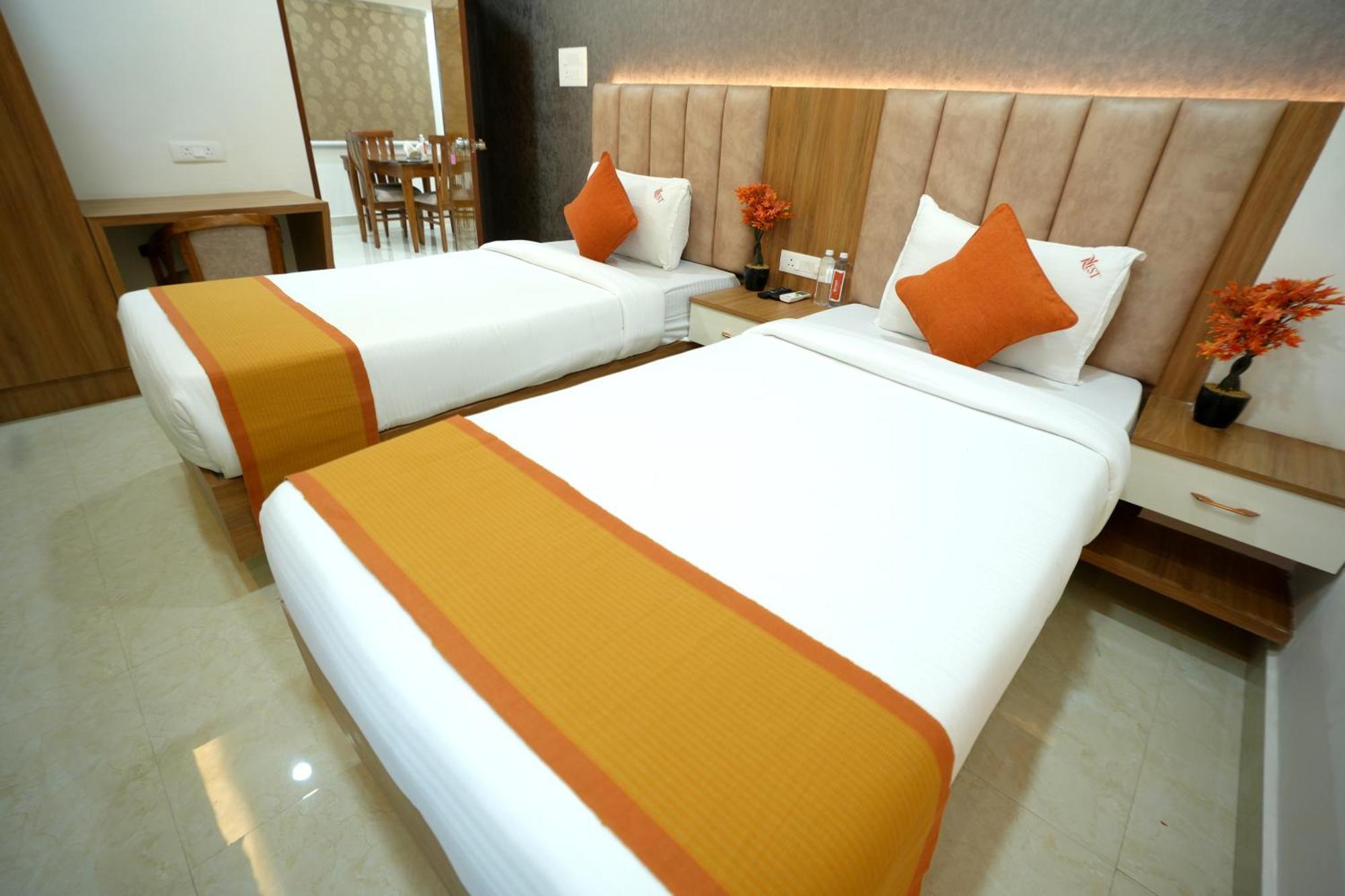 Viola Suites Hyderabad Exteriör bild