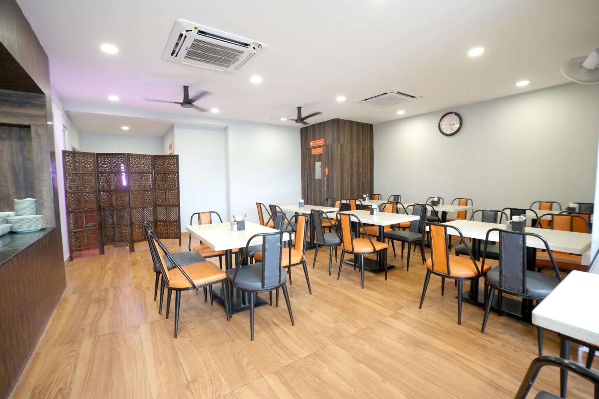 Viola Suites Hyderabad Exteriör bild