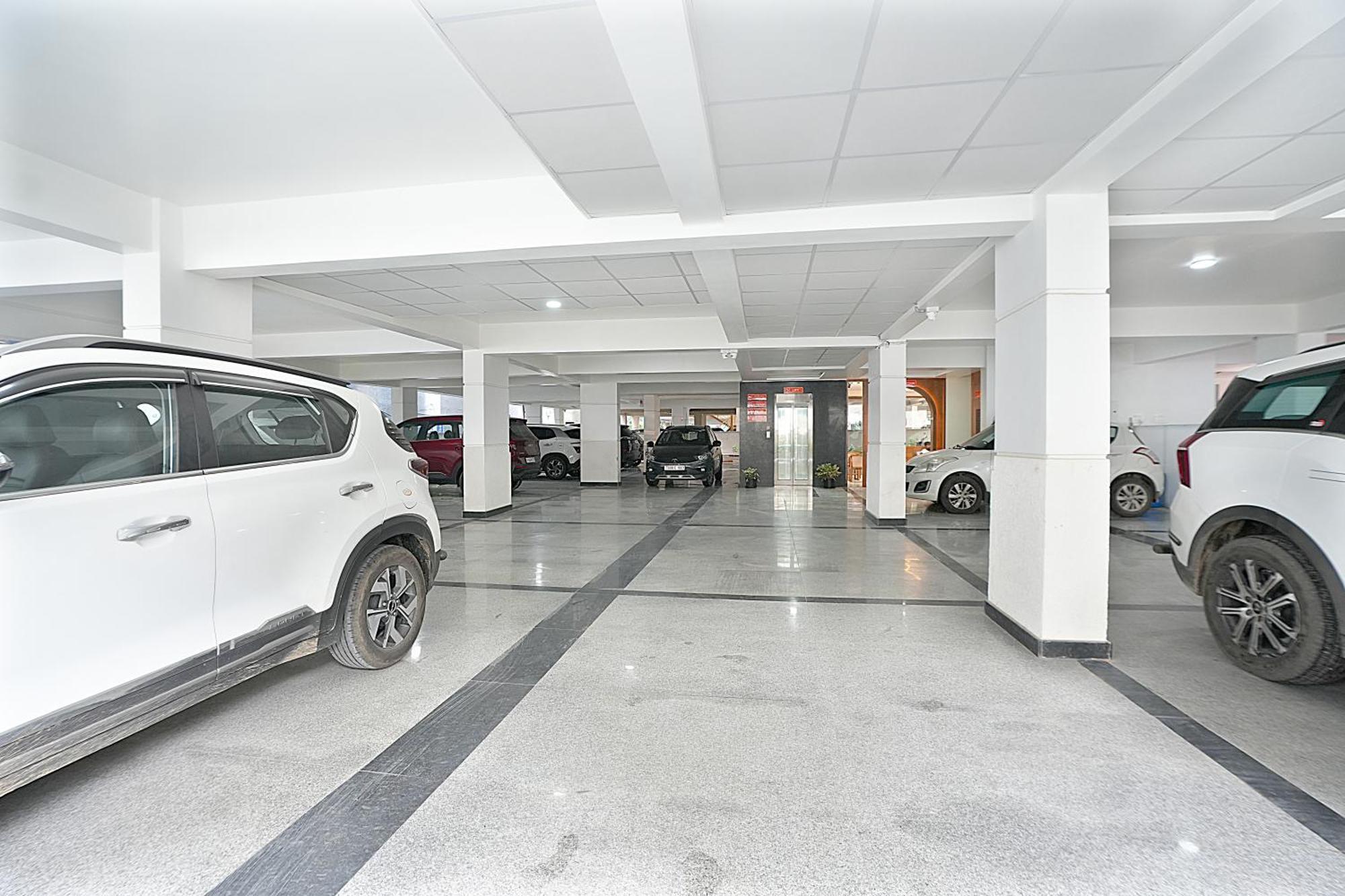 Viola Suites Hyderabad Exteriör bild