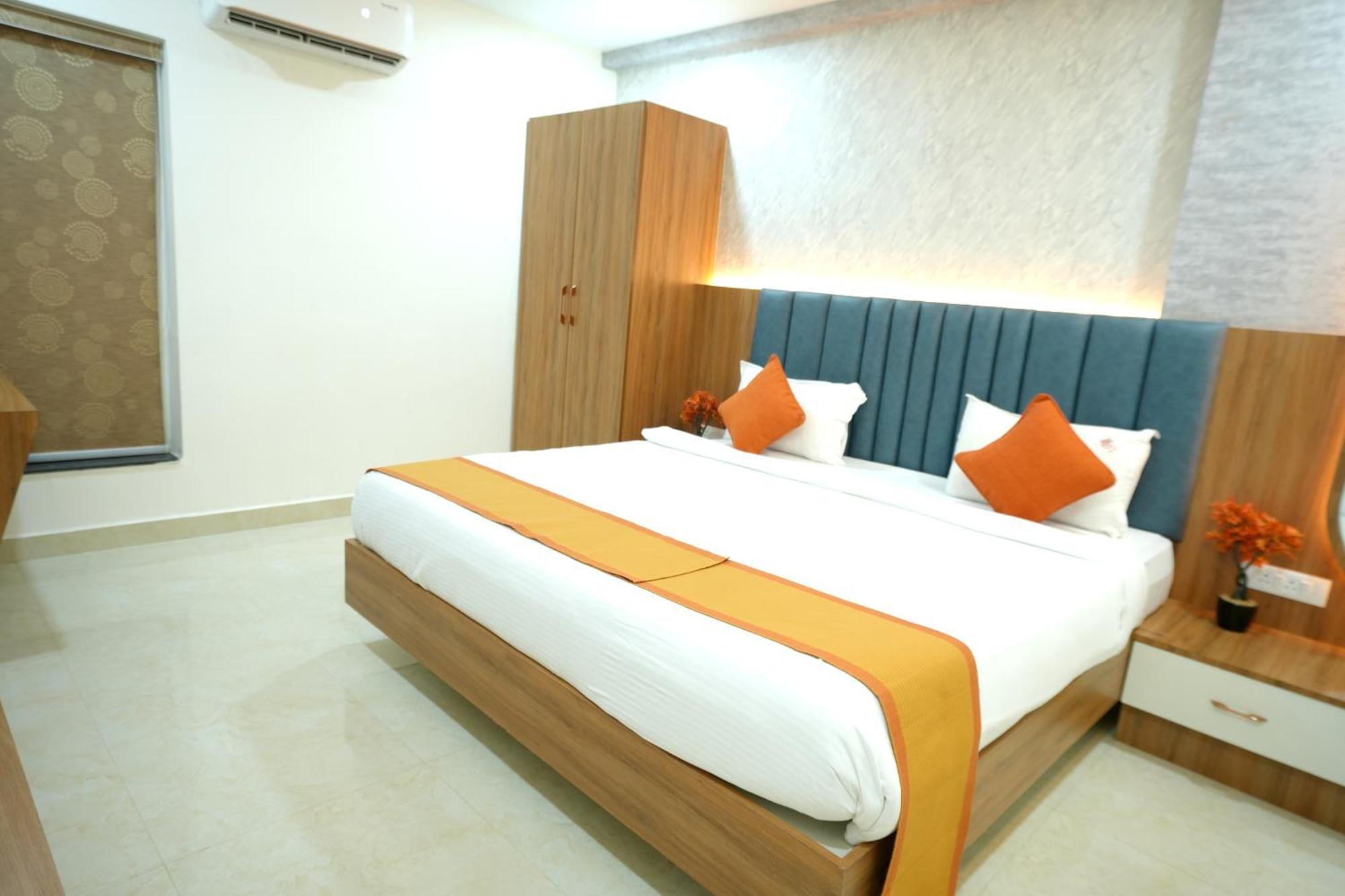 Viola Suites Hyderabad Exteriör bild