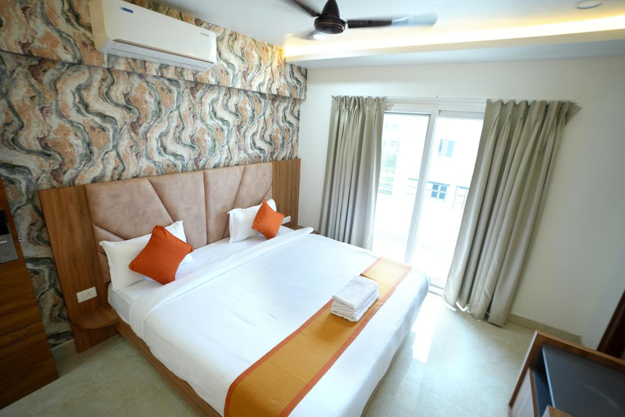 Viola Suites Hyderabad Exteriör bild