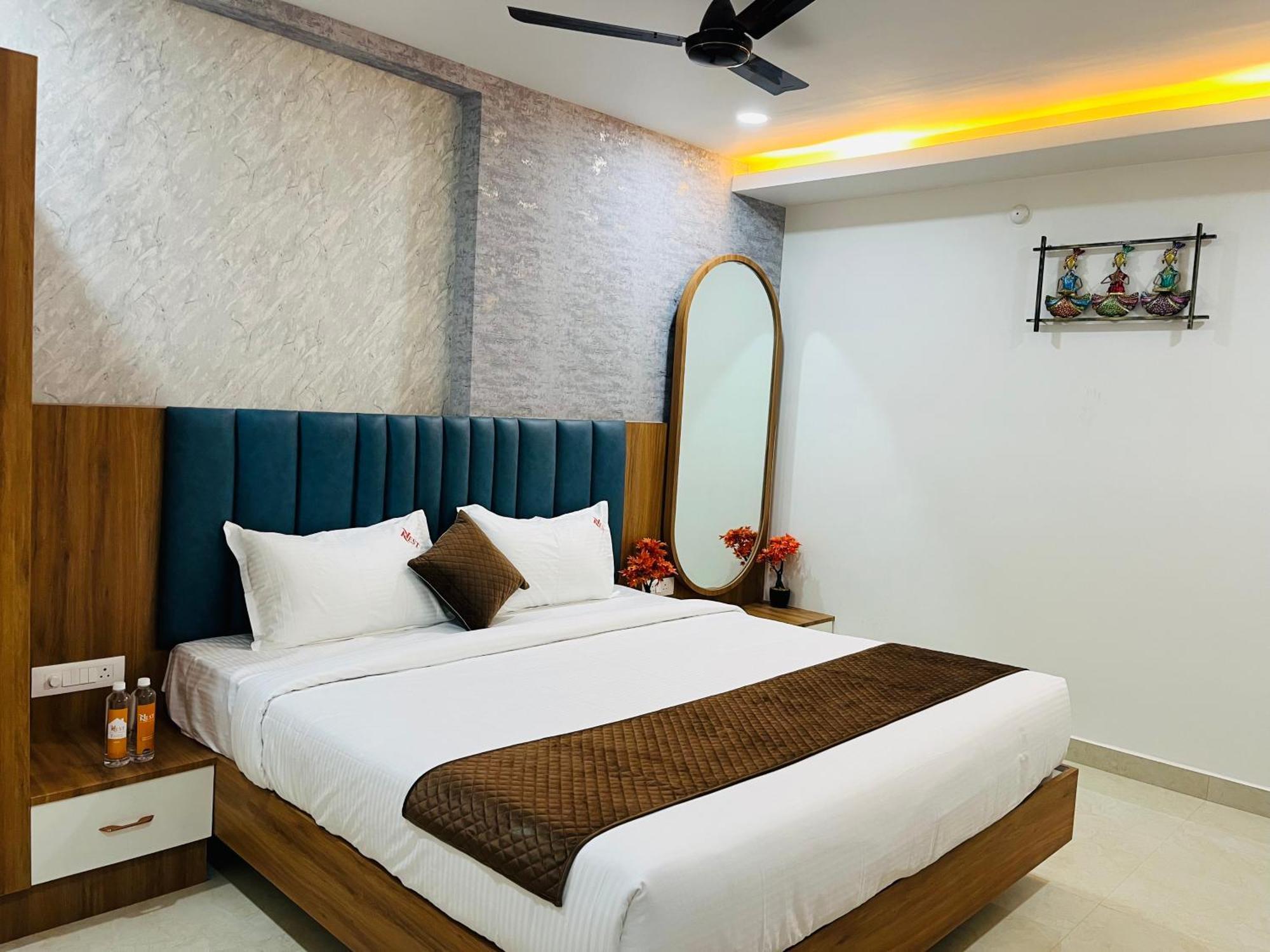 Viola Suites Hyderabad Exteriör bild
