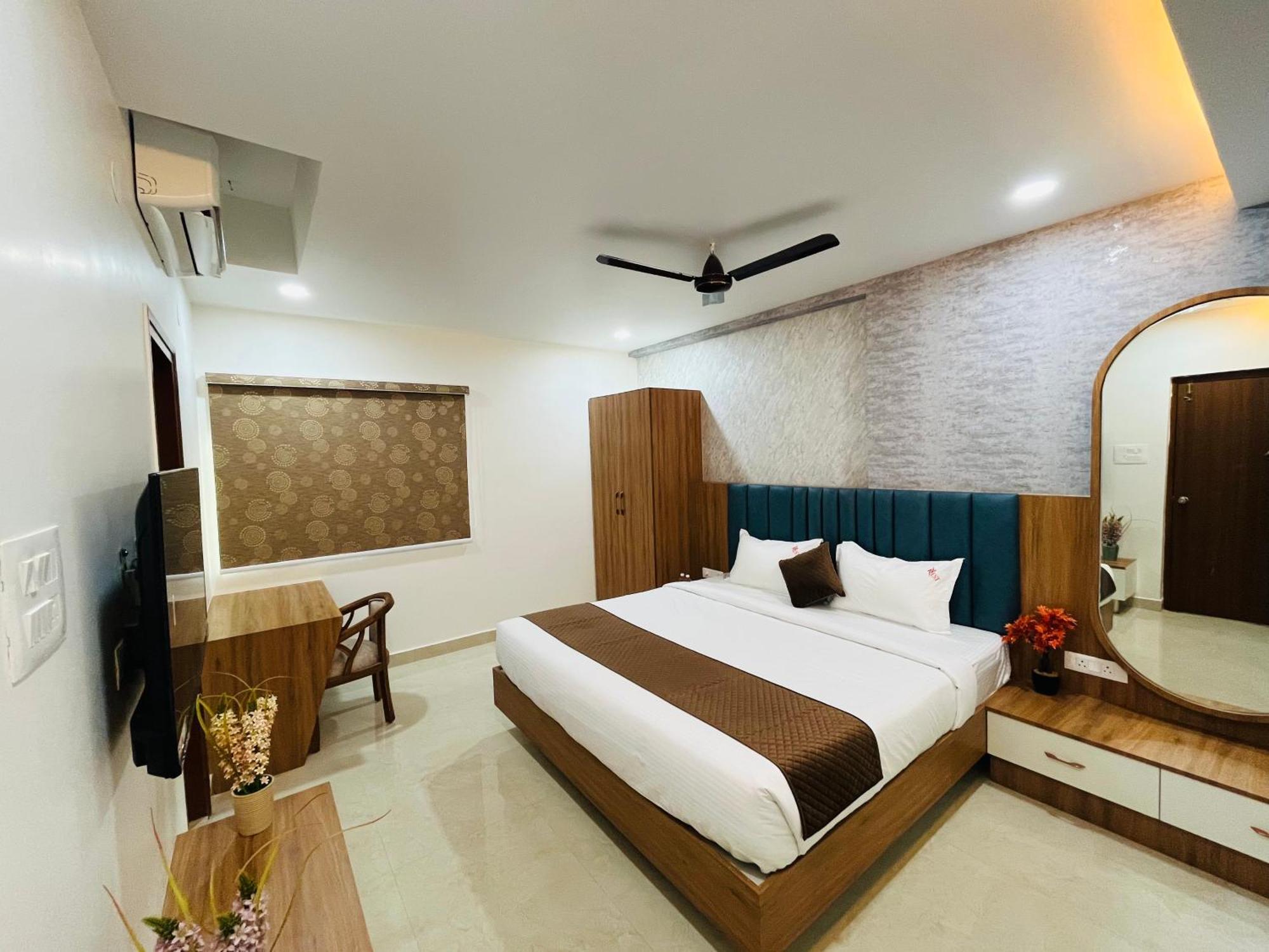Viola Suites Hyderabad Exteriör bild
