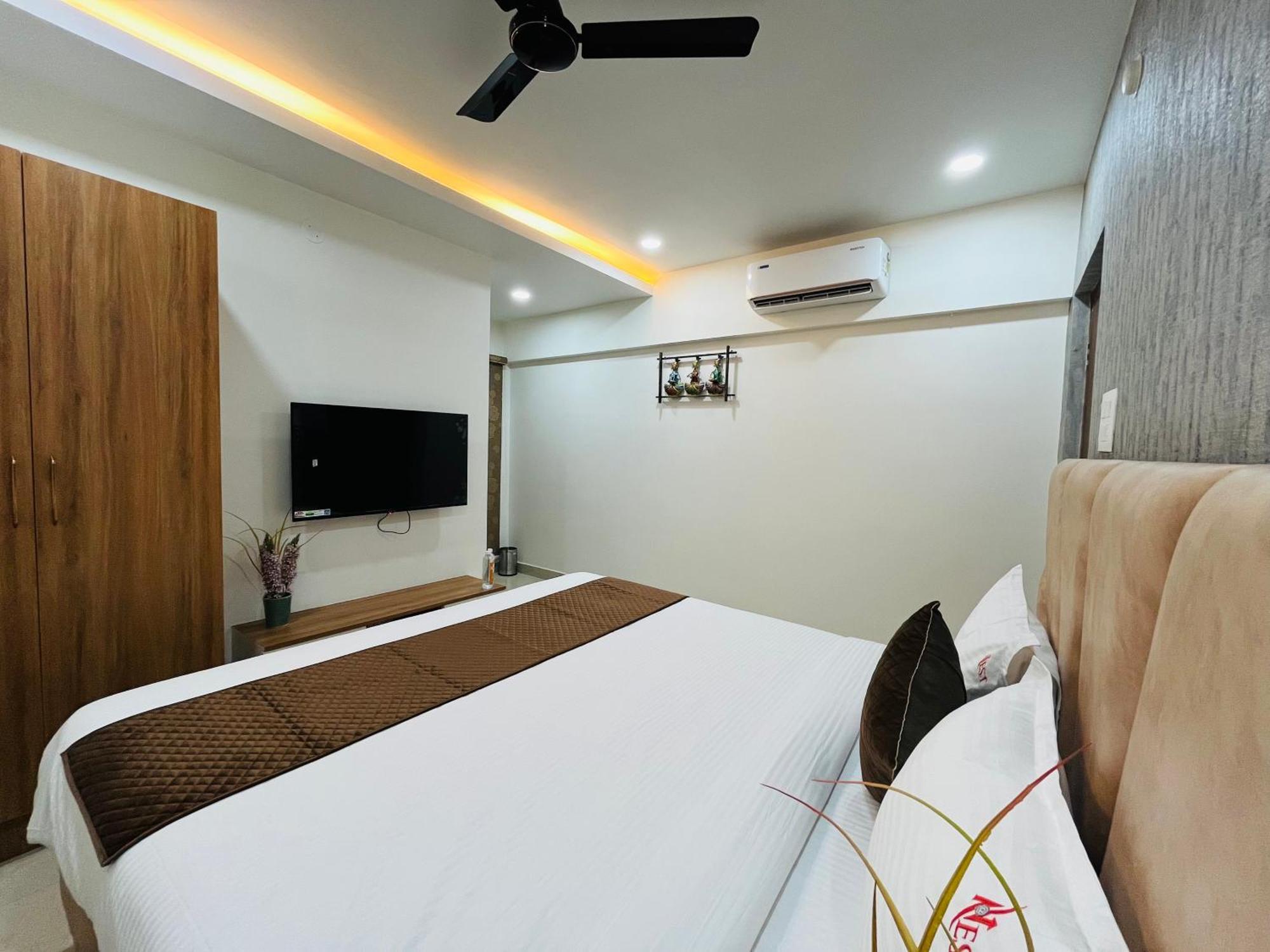 Viola Suites Hyderabad Exteriör bild