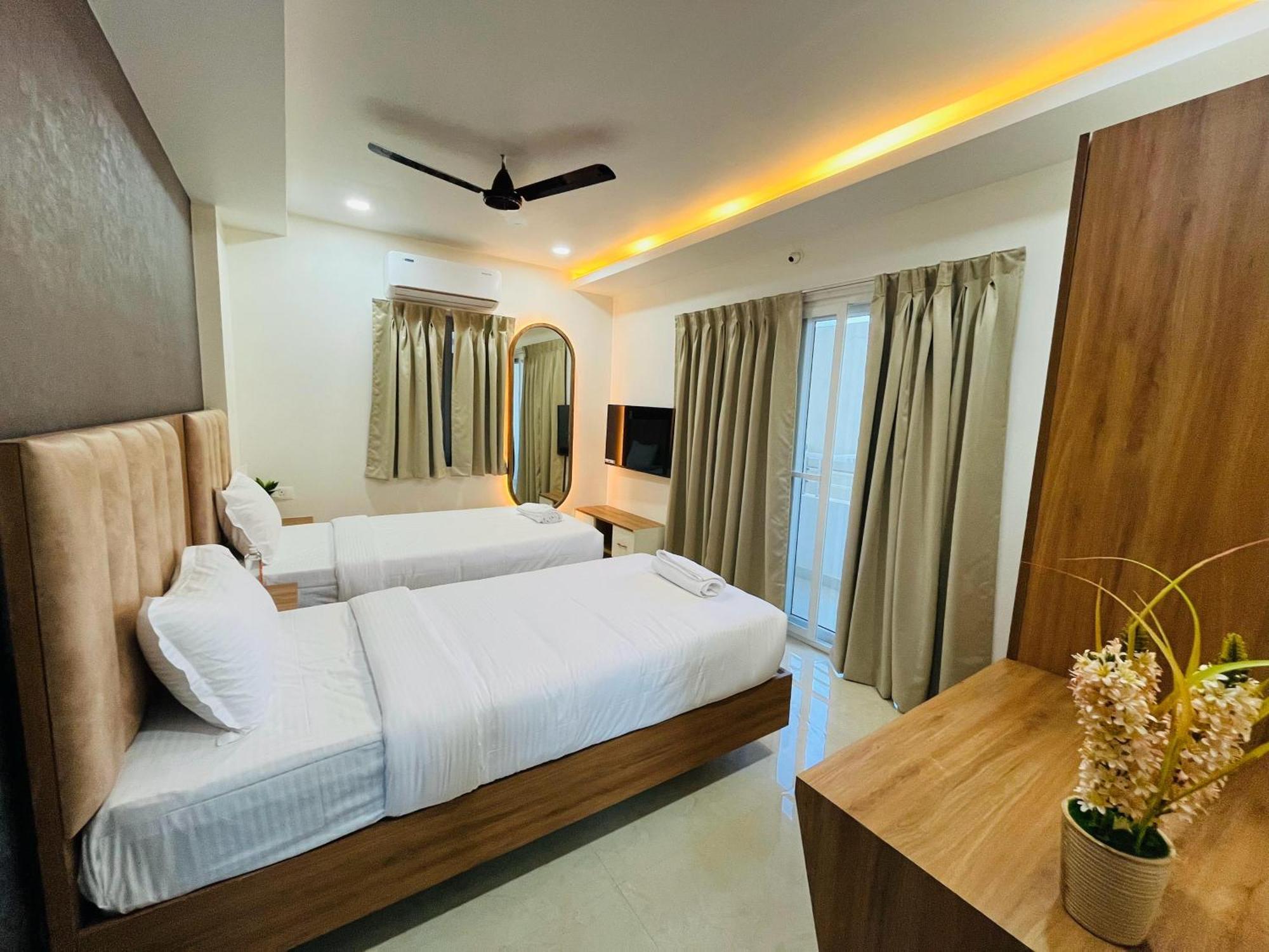 Viola Suites Hyderabad Exteriör bild
